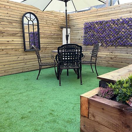 Beachfront Apartment 3 Bedrooms Sleeps 7 - Gateway To The Lake District - Newly Refurbished Morecambe Exterior photo